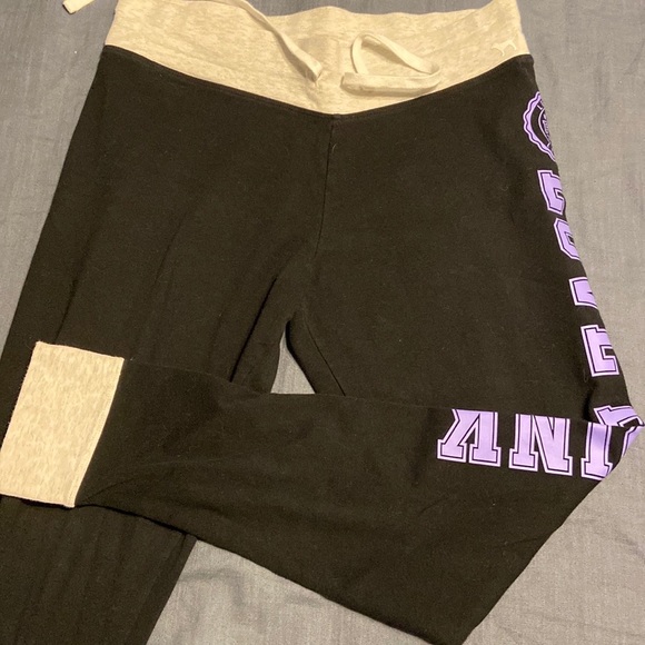PINK Victoria's Secret Pants - Yoga Leggings